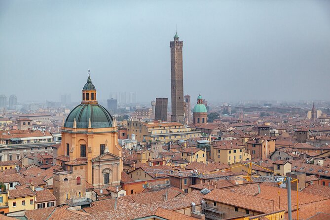 Highlights & Hidden Gems With Locals: Best of Bologna Private Tour - Piazza Maggiore: learn the square, not just the postcard
