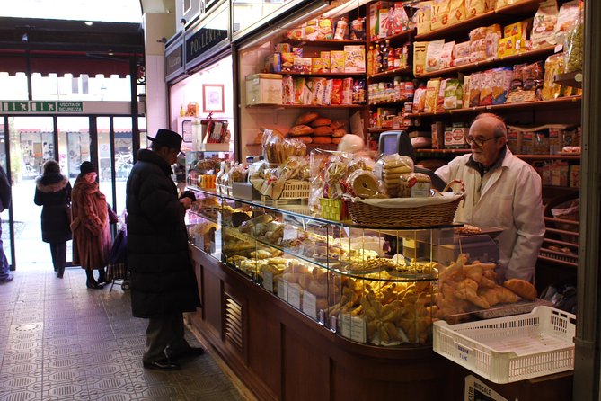 Intimate Modena Food Tour: Market & Local Secrets (Max 8) - Mercato Albinelli: the best excuse to eat cheese like a pro