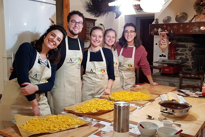 Lezione con Chef di Cucina Tradizionale Bolognese - Tortellini and tortelloni: shaping filled pasta with real technique