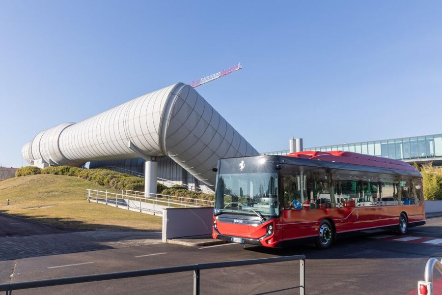 Maranello: Private Eco tour to the Fiorano race track - Language options and guide quality: the difference between OK and great