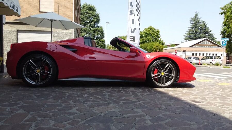 Maranello: Test Drive Ferrari 488 Spider - Why the Ferrari 488 Spider feels different from a showroom fantasy