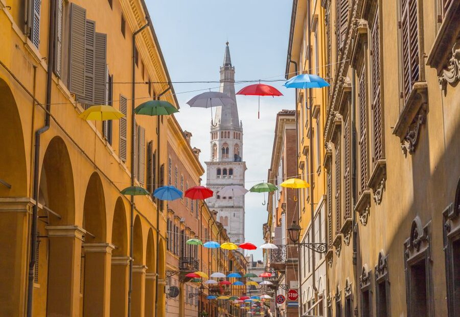 Modena: 2-Hour Private Walking Tour - Starting on Piazza Grande: Your Meeting Point and First Impressions