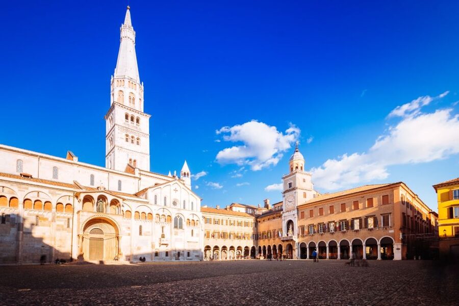 Modena Food Walking Tour with Typical Lunch - Three tastings: sampling Modena without turning it into a marathon