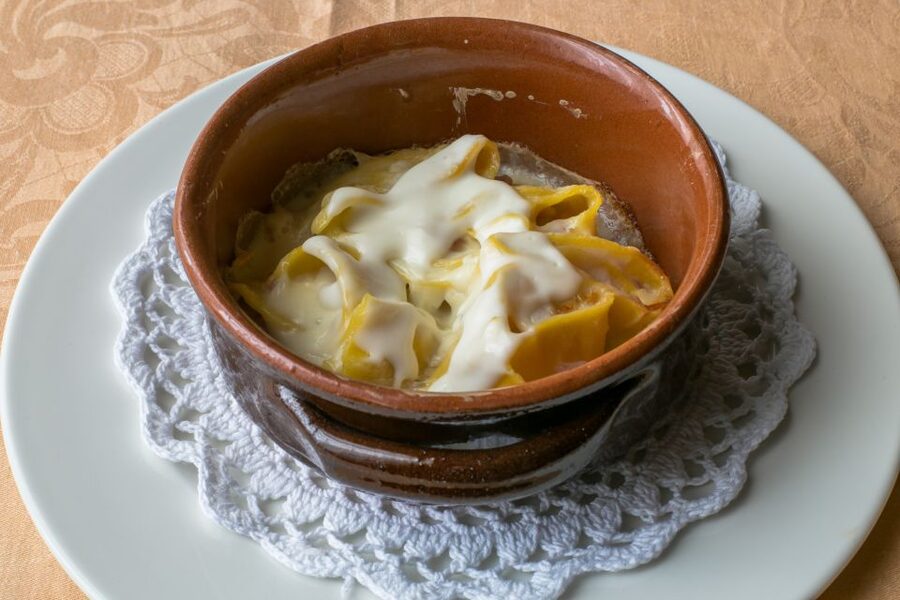 Modena: Private 4-Course Meal and Demo at a Local's Home - Modena at the Table: What Makes This Dinner Different