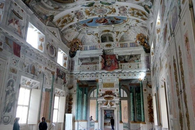 Modena Private Walking Tour - Private guide factor: English explanations that stay human