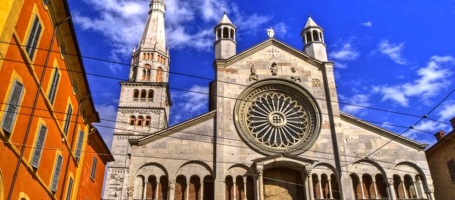 Modena: Private Walking Tour with A Guide - Why Piazza Grande Is the Best Place to Begin in Modena