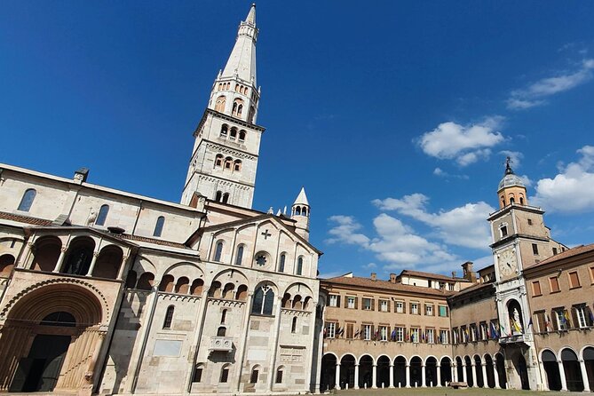 Modena Walking Tour with Audio and Written Guide by a Local - Key things you’ll notice on this Modena walk