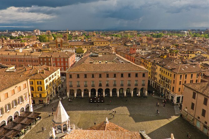 Modena Walking Tour with Audio and Written Guide by a Local - Mercato Albinelli: taste Modena without turning it into a museum