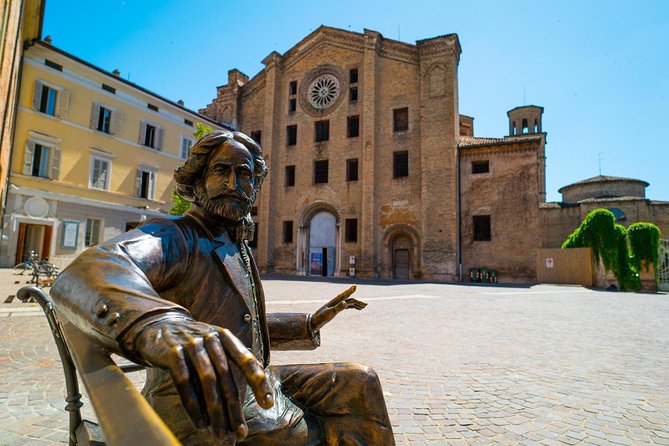 Parma Classic Walking Tour - The bilingual guide setup: English, Italian, and timing