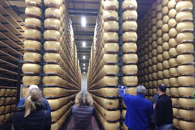 Parmigiano Reggiano & Aceto Balsamico tour with lunch - What to buy (and what to taste first)