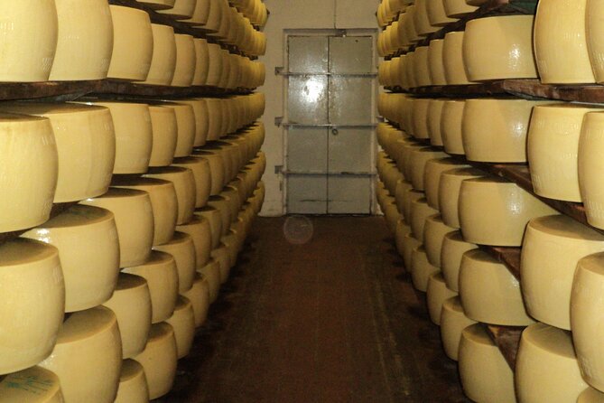 Parmigiano Reggiano and Parma ham tour - Key highlights at a glance