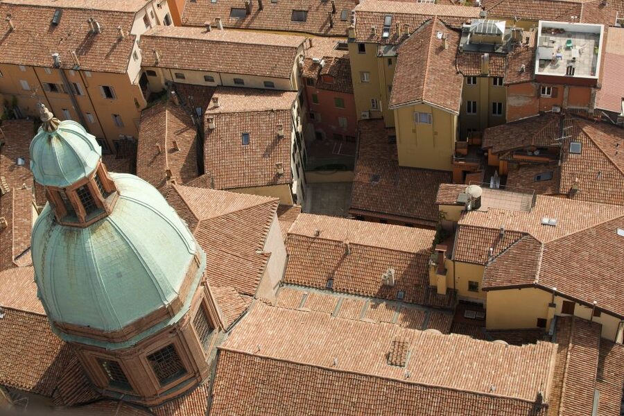 Private Bologna City & Europe Oldest University Guided Tour - Rain plans and day-to-day reality