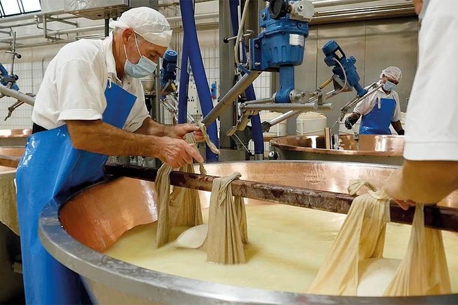 Private Day Tour & Lunch: Parmesan, Wine, and Vinegar Tasting - 4 Madonne Caseificio dell’Emilia: Parmigiano Reggiano, Up Close