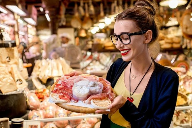 Private Food Tour of Bologna - Piazza del Nettuno: your launchpad for Bologna’s food center