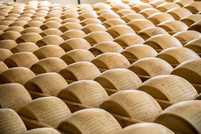Private half day tour in Parma - A 9:00 am Parma food visit built for two PDO icons