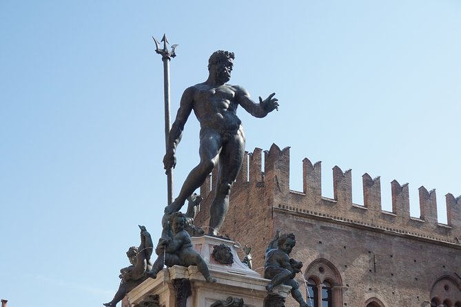 Private or semi-private tour of the historic center of Bologna - Why a small group with Isadora feels more like Bologna