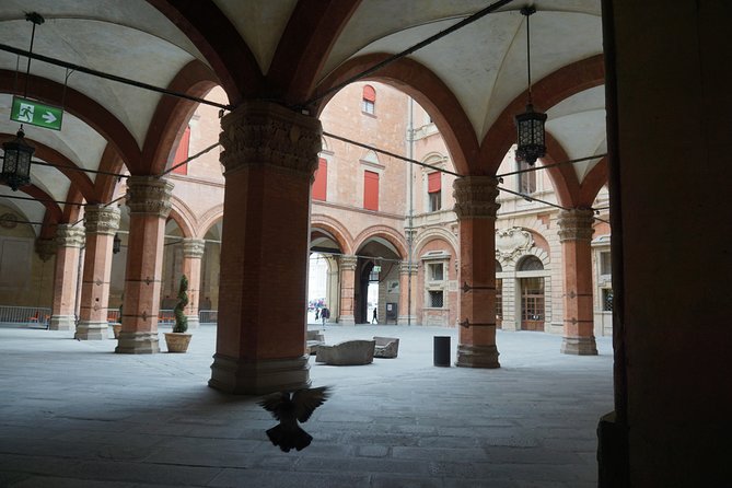 Private or semi-private tour of the historic center of Bologna - Time and price: what $132.15 really buys you