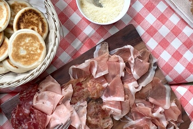 Small-Group Modena Food & Ferrari/Lamborghini Tour (Full Day) - Fattoria Moretto: organic Lambrusco tasting with local pairings