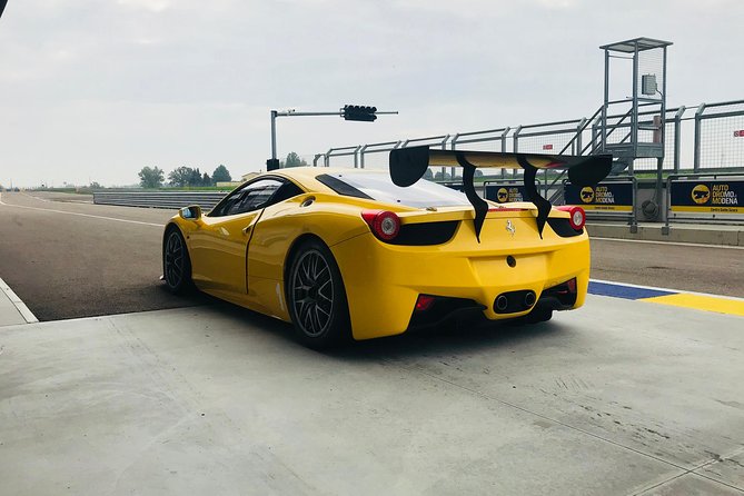 Test Drive Ferrari Maranello and Modena: road + racetrack - Technical briefing and practice lap in a Peugeot: why the setup is worth it