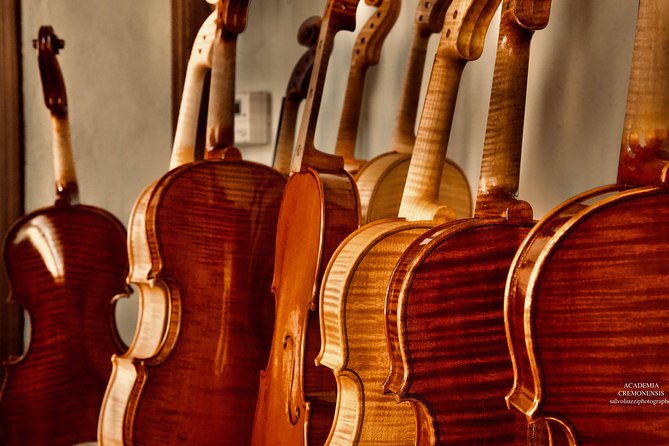 The Secret of Stradivari in Cremona: visit the Violinmaker School - What you actually learn: Stradivari talk with practical material details